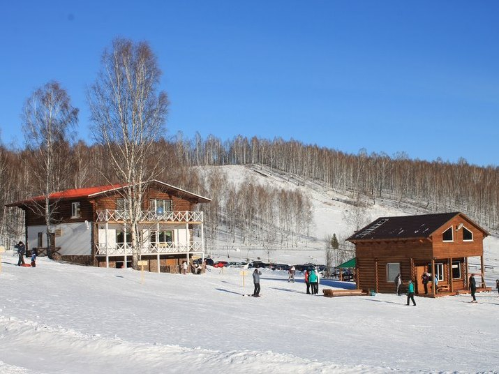 Горячегорск. Долгий Лог Горячегорск. Горячегорск горнолыжная база. Долгий Лог Шарыпово. Долгий Лог база отдыха Горячегорск.