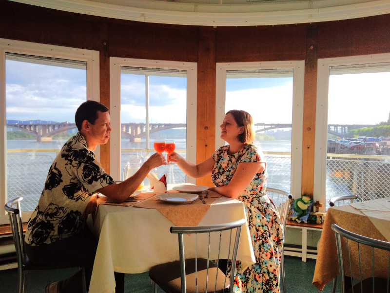 Маяк-гостиница, теплоход