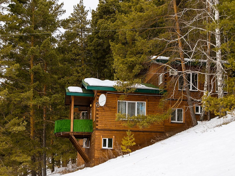 Кулига парк тюмень. Кулига парк Тюмень домики. База отдыха Кулига парк. Кулига парк Тюмень коттеджи. Кулига парк Тюмень домики с бассейном.