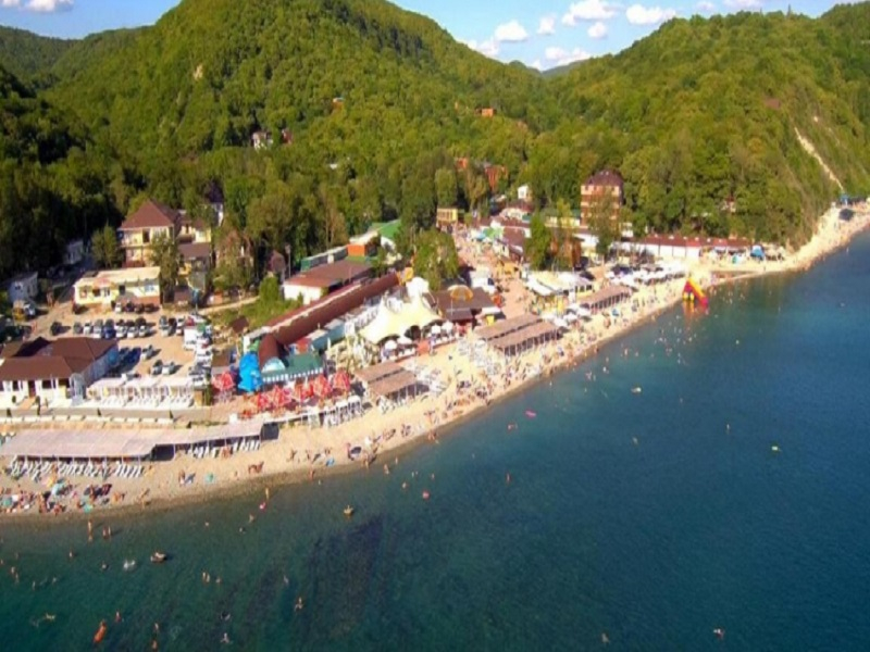 Начало курортного сезона в красивейшей бухте Инал в 150 метрах от Чёрного моря, 2 дня и 1 ночь в автокемпинге «На Первом» для двоих 